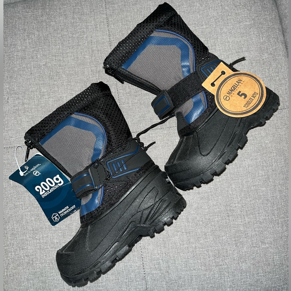 Magellan Toddler Snow Boots Size 5